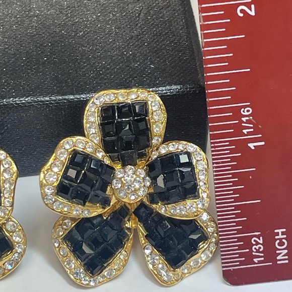 Black Tie Vintage Jarin Clip On Jet Black & Clear Cubic Zirconia Flower Earrings - Picture 5 of 13